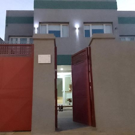 Departamentos R Y R Azcuenaga Apartamento Tandil Exterior foto